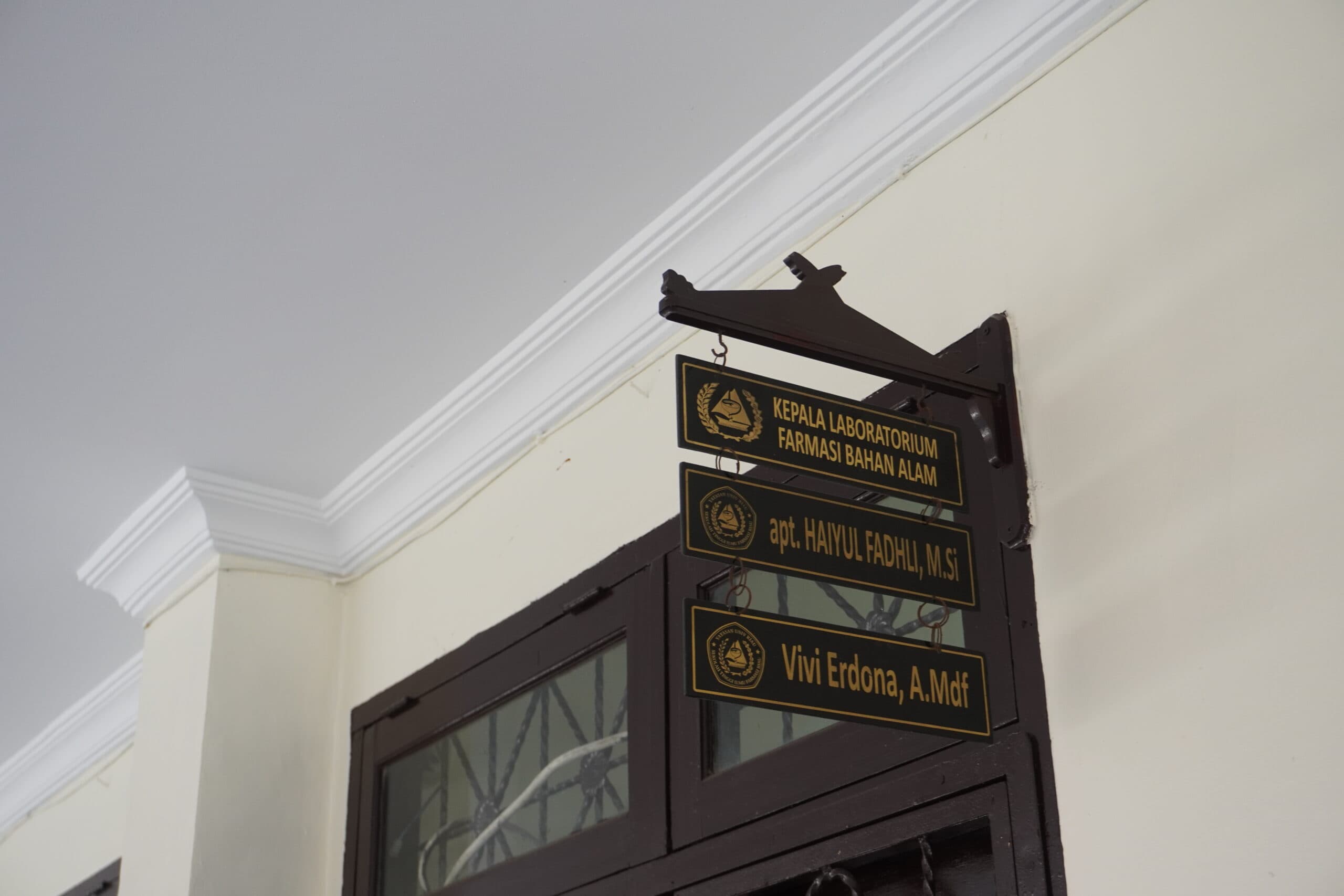Laboratorium Farmasi Bahan Alam — 2