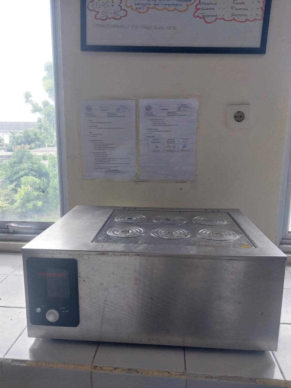 Laboratorium Farmasi Bahan Alam — 20