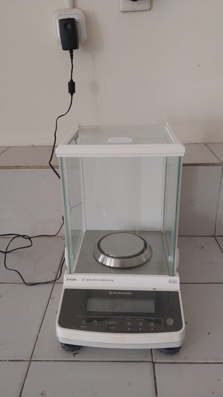 Laboratorium Farmasi Bahan Alam — 21
