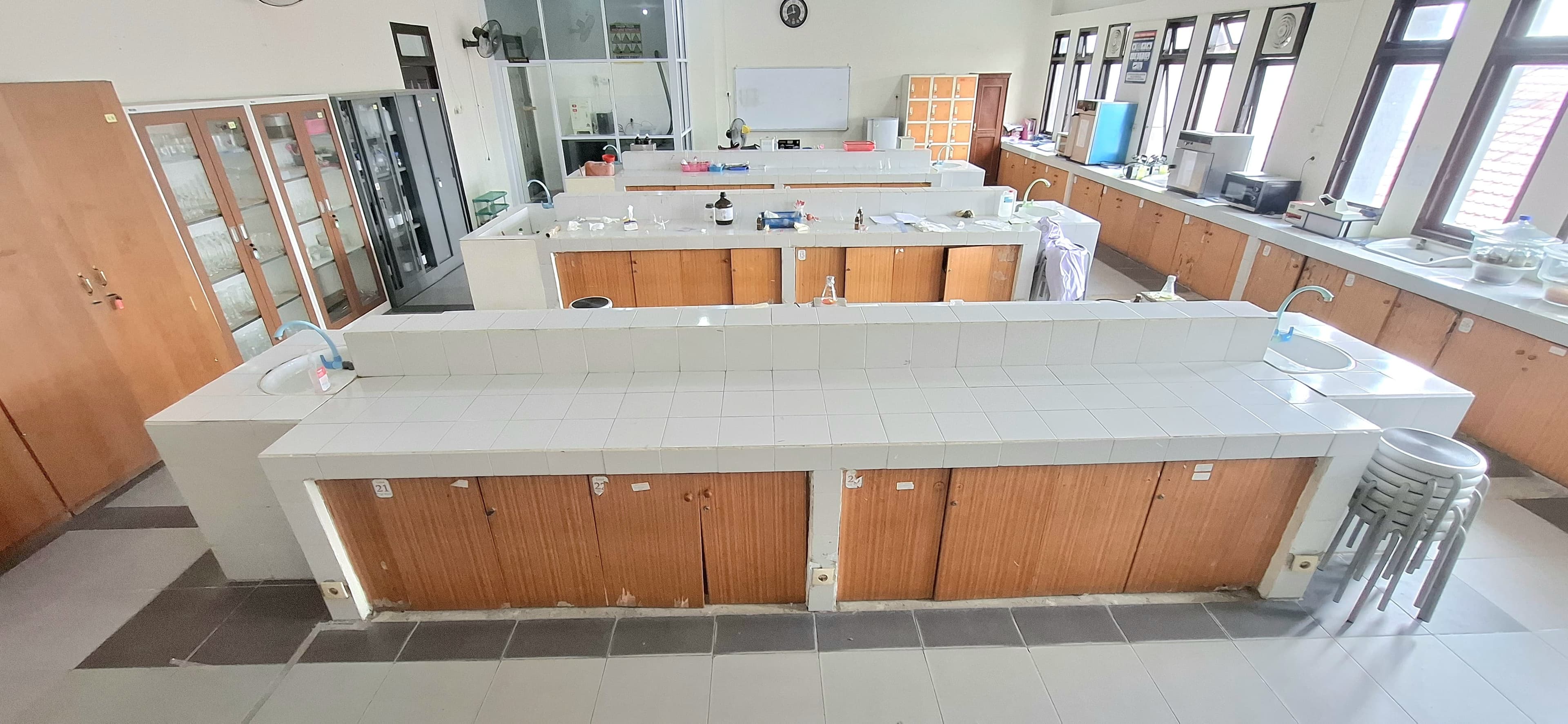 Laboratorium Kimia — 2
