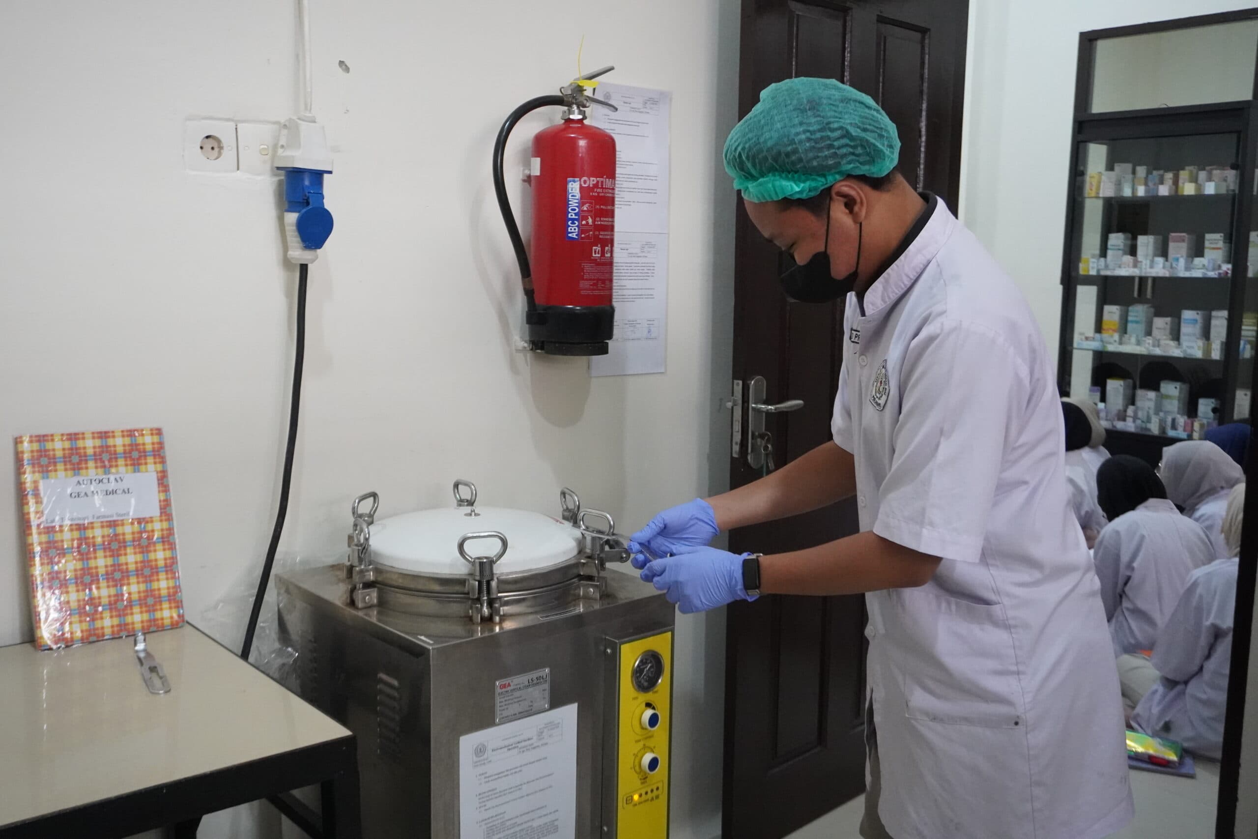 Laboratorium Teknologi Farmasi Steril — 5