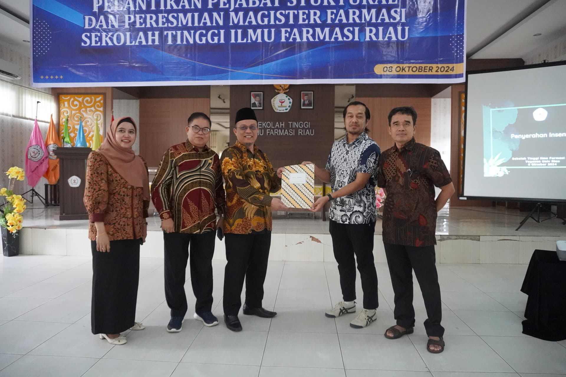 Pemberian Insentif kepada :Dr. apt. Benni Iskandar, S.Farm, M.Si