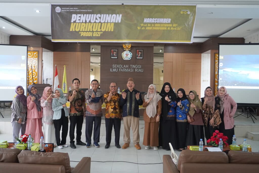 Penyusunan Kurikulum Prodi Gizi STIFAR RIAU