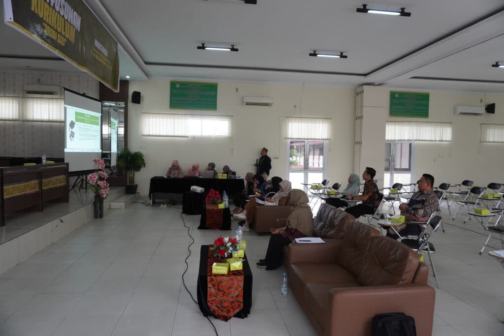 Penyusunan Kurikulum Prodi Gizi STIFAR RIAU