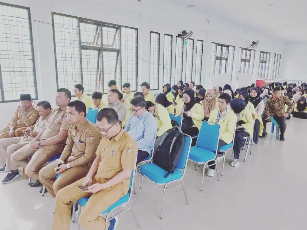 Penandatanganan Berita Acara Serah Terima Mahasiswa KKN STIFAR Riau dan MoU Desa Binaan STIFAR Riau di Kec. Tambang Kab. Kampar3 Juli 2023