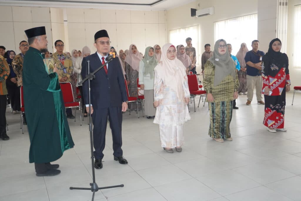 Selamat dan sukses atas pelantikan Ketua dan Wakil Ketua I, II, dan III Sekolah Tinggi Ilmu Farmasi Riau Periode 2026–2030.