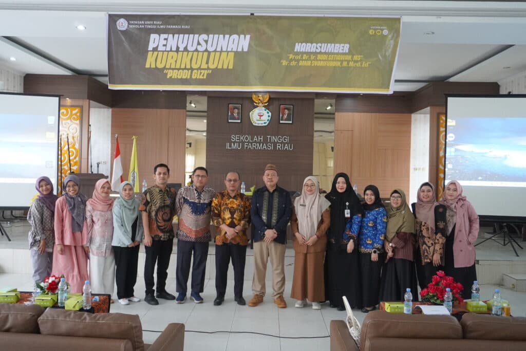 Penyusunan Kurikulum Prodi Gizi STIFAR RIAU