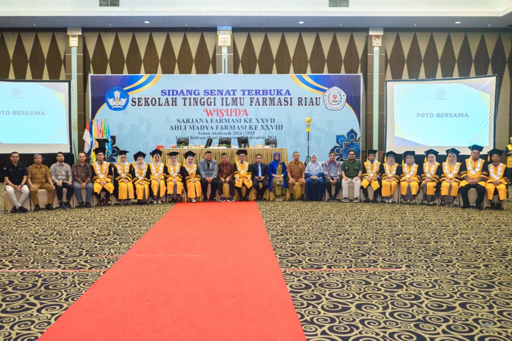 WISUDA STIFAR RIAU SARJANA FARMASI KE – XXVII dan AHLI MADYA FARMASI KE – XXVIII