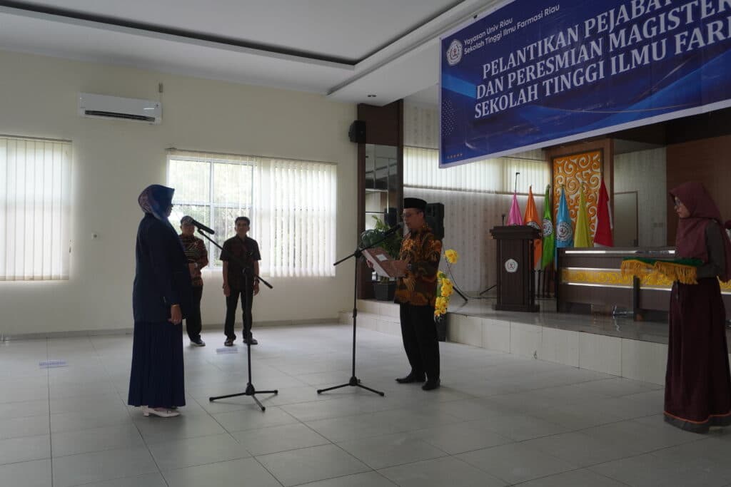 Pelantikan Penjabat Struktural Ketua Prodi D-III Farmasi STIFAR RIAU