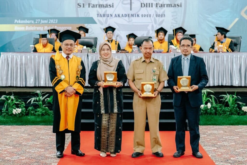 Wisuda S1 Farmasi Ke-XXIV dan DIII Farmasi Ke-XXV