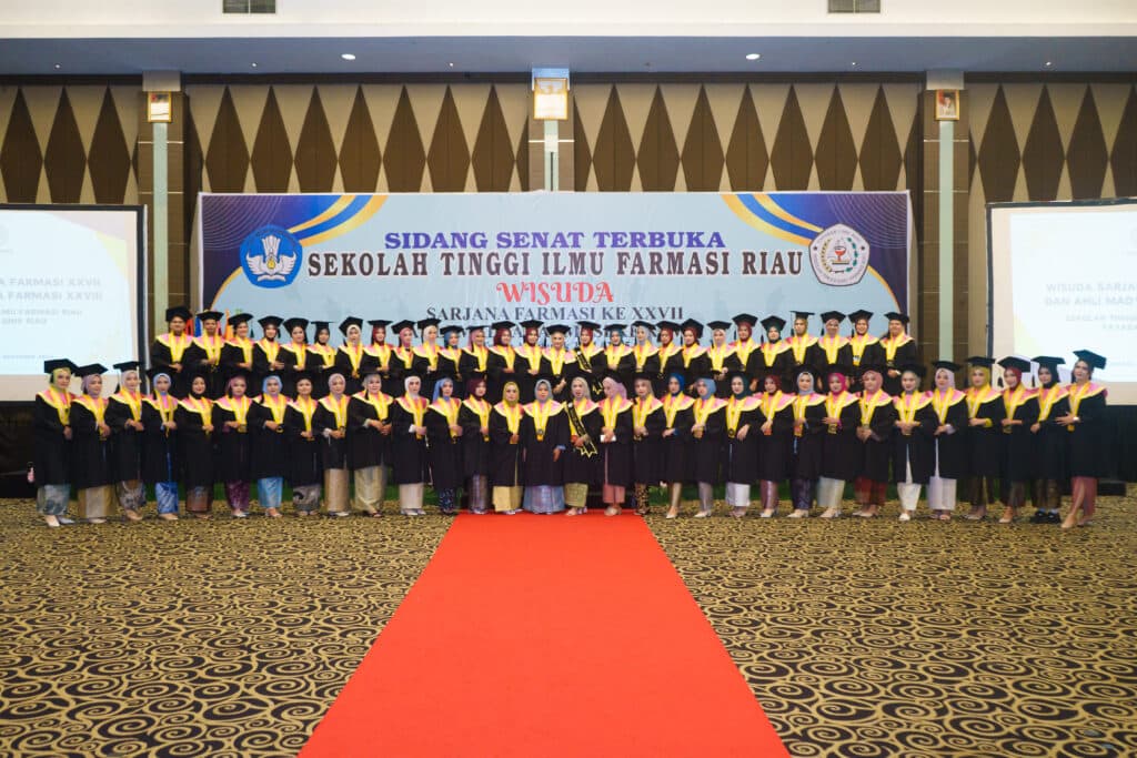 WISUDA STIFAR RIAU SARJANA FARMASI KE – XXVII dan AHLI MADYA FARMASI KE – XXVIII