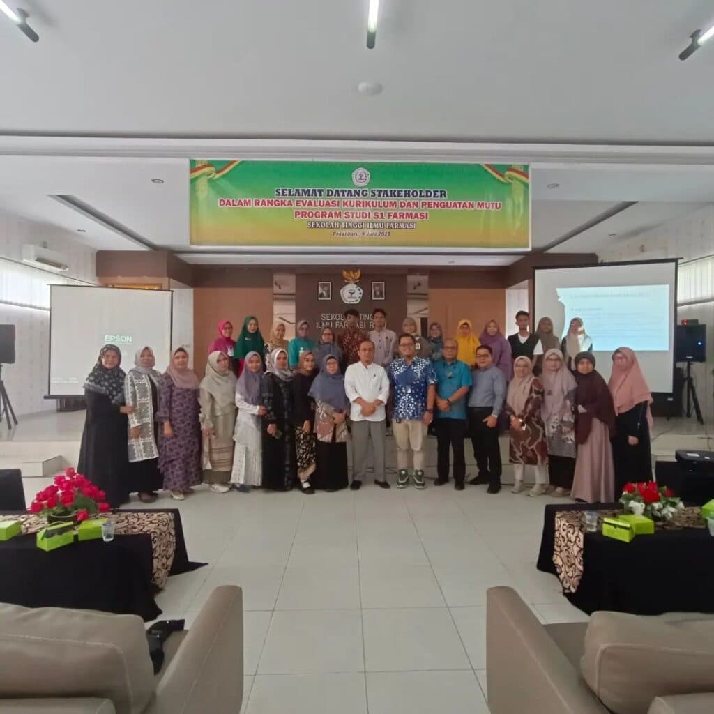 Evaluasi Kurikulum dan Penguatan Materi Program Studi S1 Farmasi