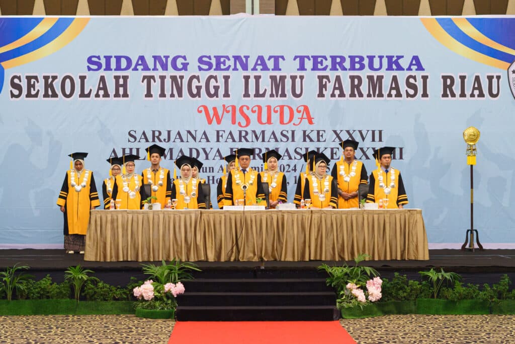 WISUDA STIFAR RIAU SARJANA FARMASI KE – XXVII dan AHLI MADYA FARMASI KE – XXVIII