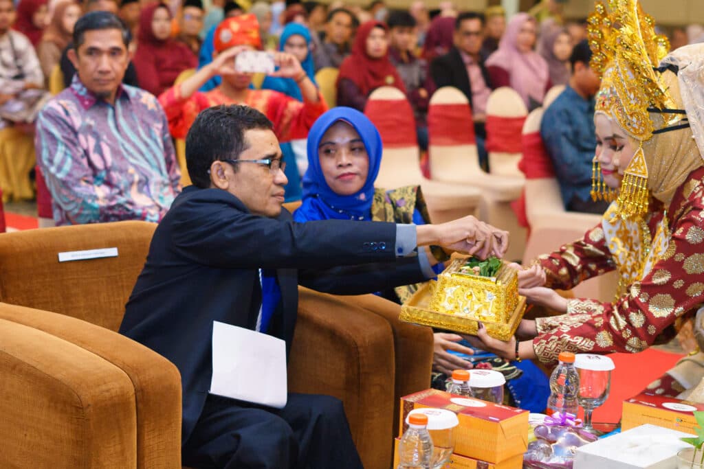 WISUDA STIFAR RIAU SARJANA FARMASI KE – XXVII dan AHLI MADYA FARMASI KE – XXVIII