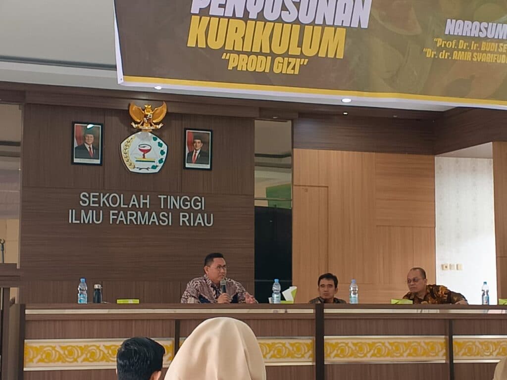 Penyusunan Kurikulum Prodi Gizi STIFAR RIAU