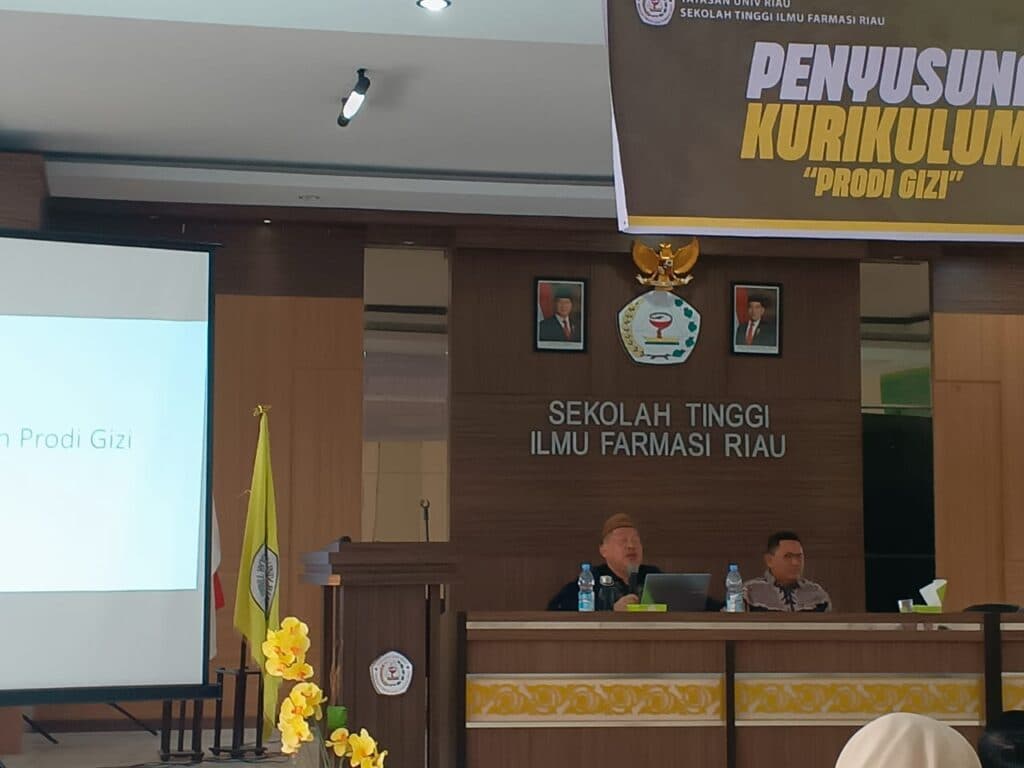 Penyusunan Kurikulum Prodi Gizi STIFAR RIAU