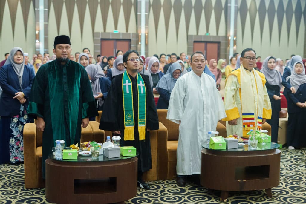 Pengambilan Sumpah Apoteker XI Program Studi Profesi Apoteker STIFAR Riau