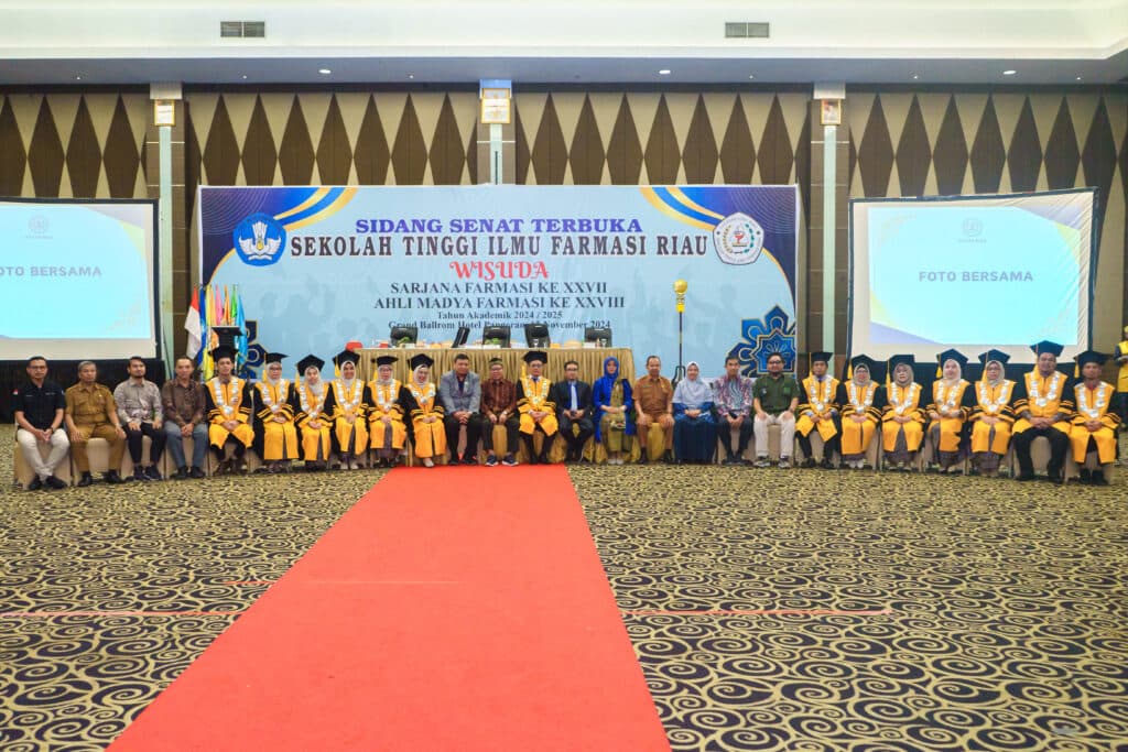 WISUDA STIFAR RIAU SARJANA FARMASI KE – XXVII dan AHLI MADYA FARMASI KE – XXVIII