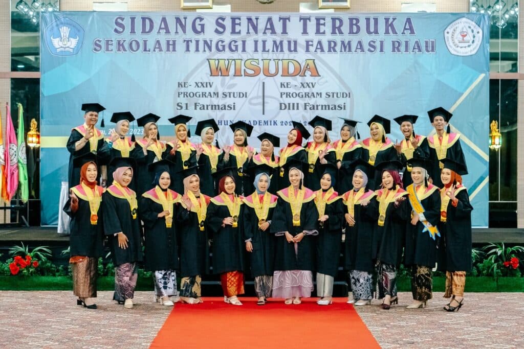 Wisuda S1 Farmasi Ke-XXIV dan DIII Farmasi Ke-XXV