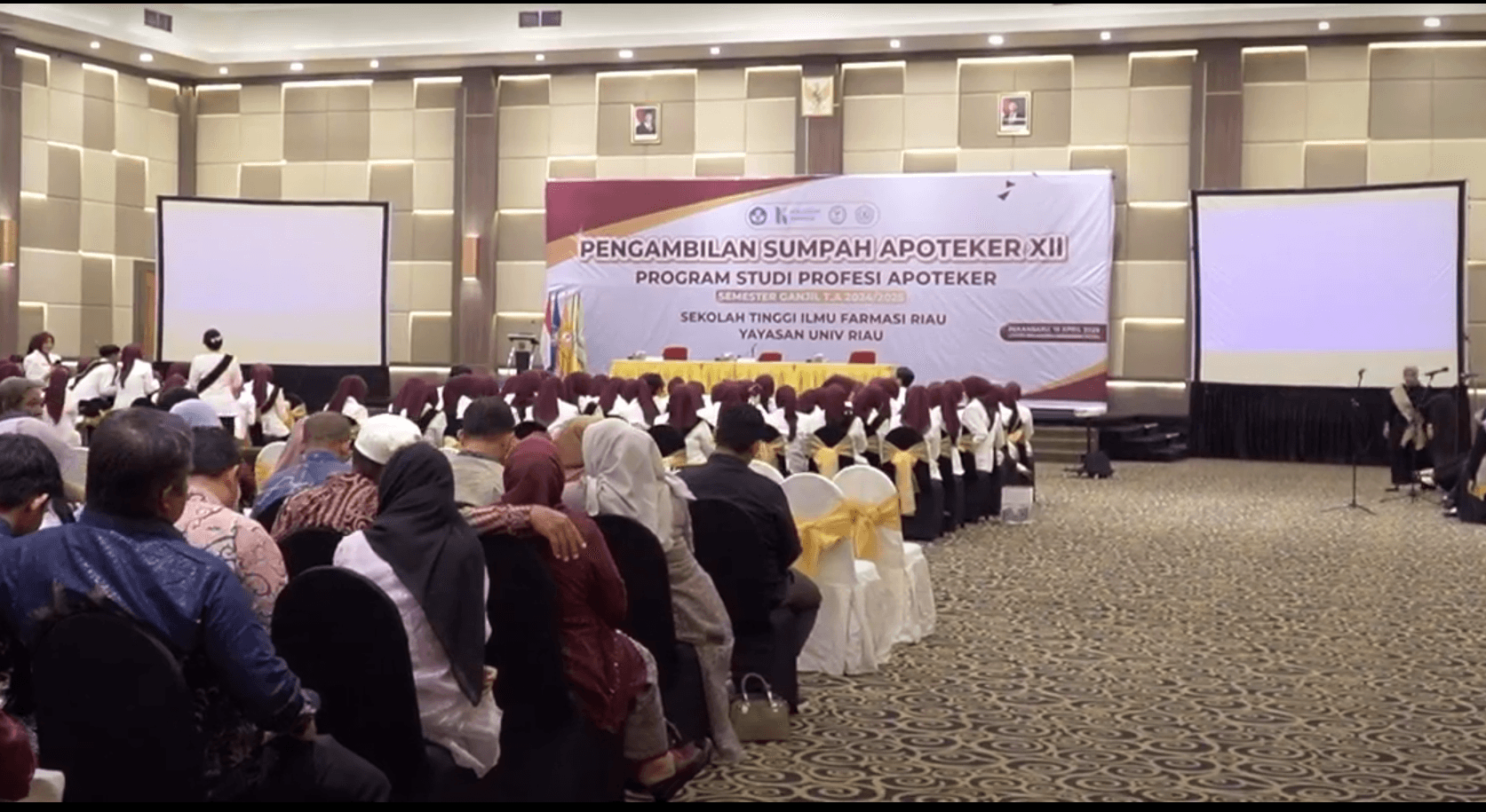 Pengambilan Sumpah Apoteker XII Program Studi Profesi Apoteker (PSPA) STIFAR Riau 2025